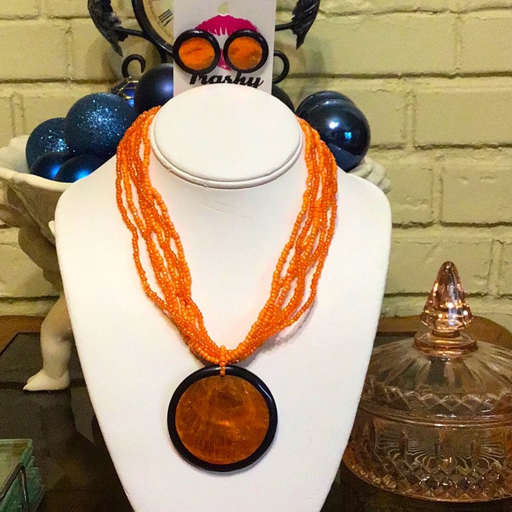 Trashy Goods Necklace and Earrings Set